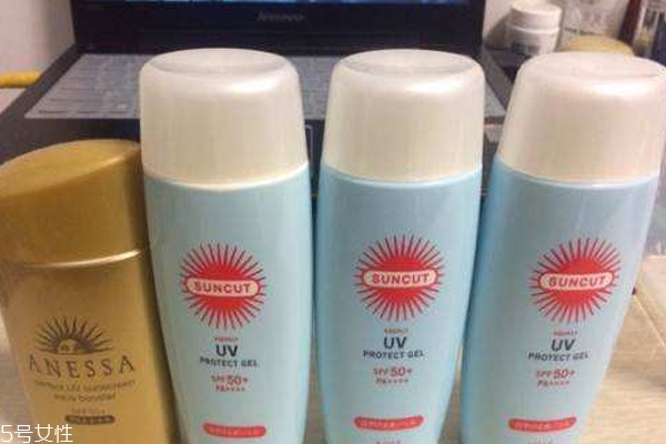 高丝suncut蓝瓶防晒霜是物理防晒吗?会不会搓泥